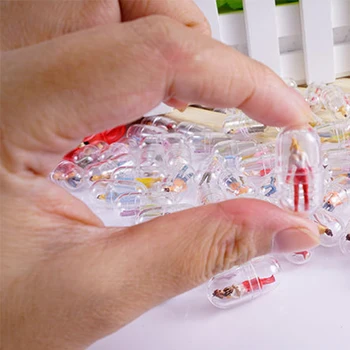 10vnt Mini Skaidrus Kapsulės Apvalkalas Plastiko Tablečių Konteinerių Medince Tabletes, Kapsulės Spalva Asmuo Skaldymo Figūrėlės Lėlės Mašina