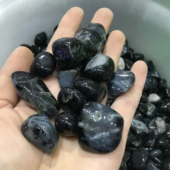 Natūralaus poliruoto Juodo agato, krito akmenys-agatas, akmens apdaila